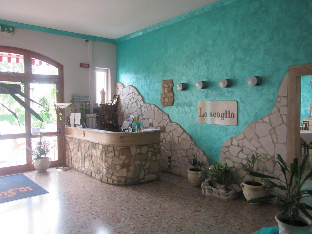 Lo Scoglio Hotel Castelnuovo del Garda Exterior foto